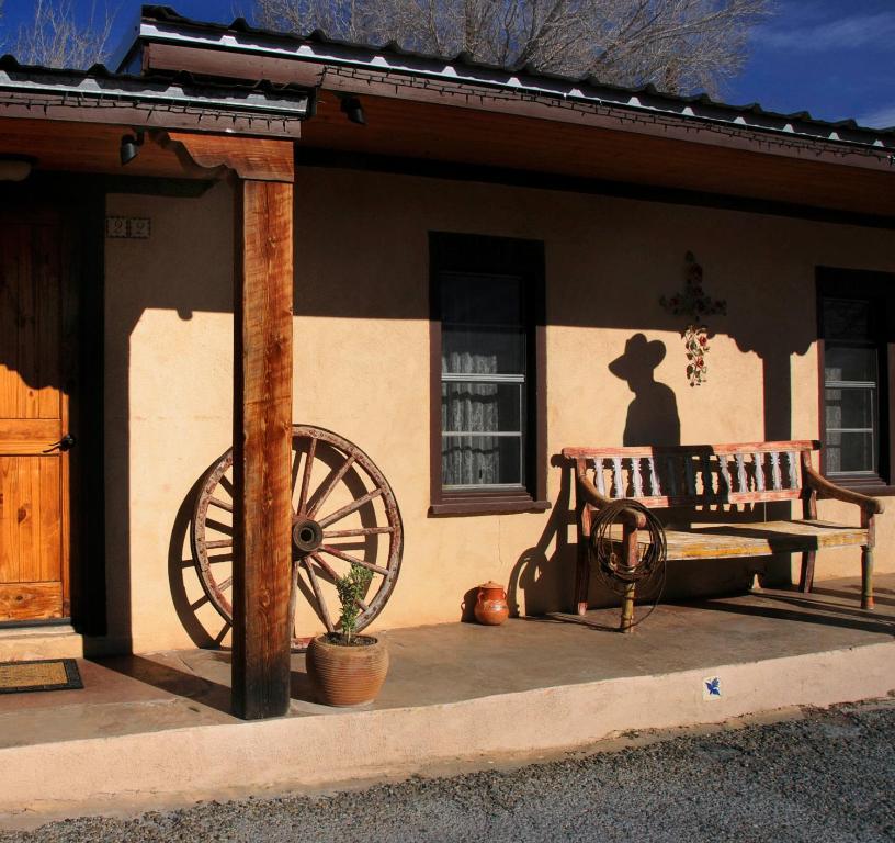 The Maverick Inn Alpine Exterior photo