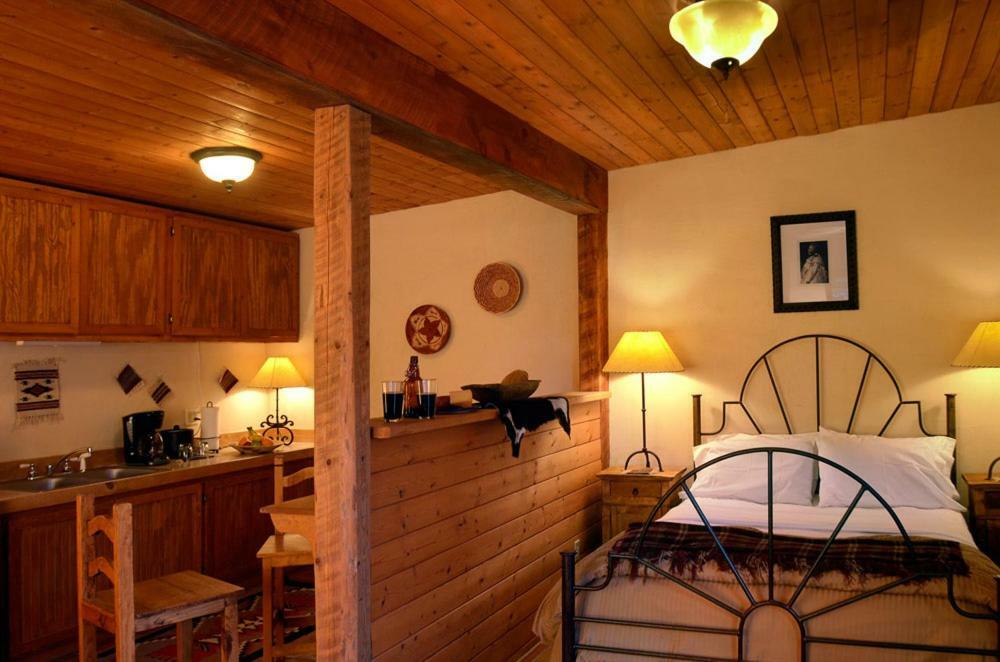 The Maverick Inn Alpine Exterior photo